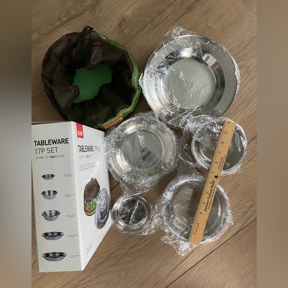 New in box stainless steel dinnerware 17 pieces - Picture 2 of 7